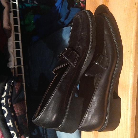 Black Ferragamo Loafers Excellent Condition size 6 to 7? - Picture 5 of 11